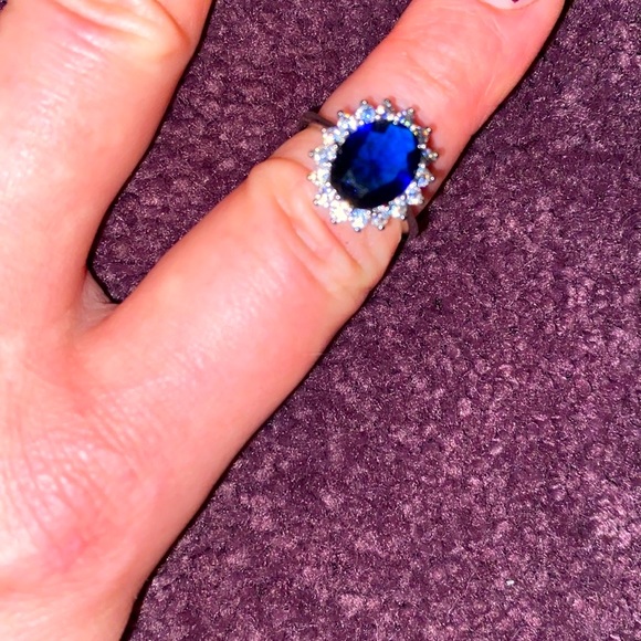 KATE MIDDLETON ENGAGEMENT LAB BLUE SAPPHIRE Replica 18K WHITE GOLD PRINCESS CUT - Picture 5 of 7